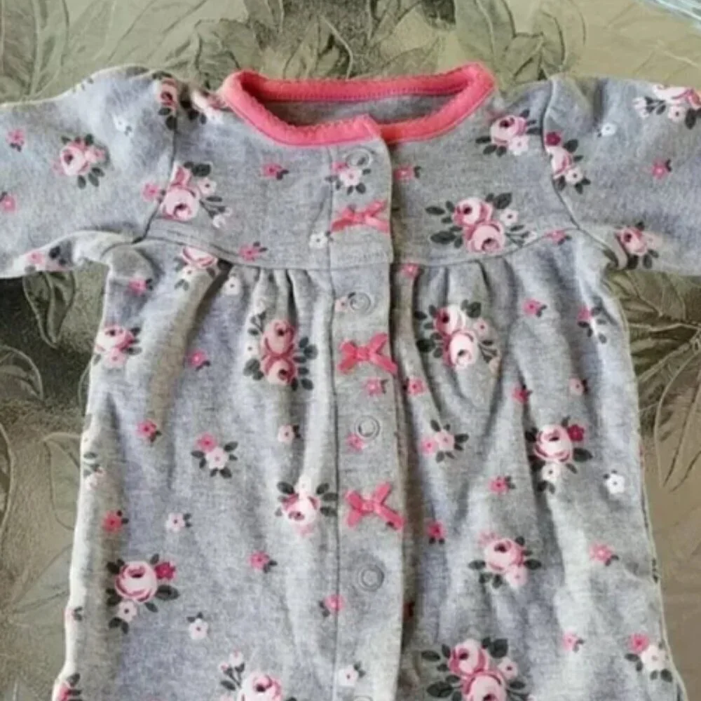 Adorable pink/gray Carter's baby suit. Size 3M Gift babyshower Christmas Newborn